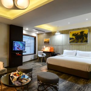 Suite-Room-Kolkata-hotel-booking-Howard-Johnson