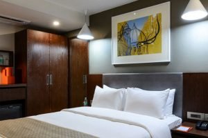 Deluxe-Room-Accommodation-in-Kolkata-Book-Direct-and-Win-Exciting-Gifts