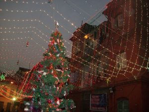 Anglo- India-community-at- Bow-Barracks-Christmas-celebration